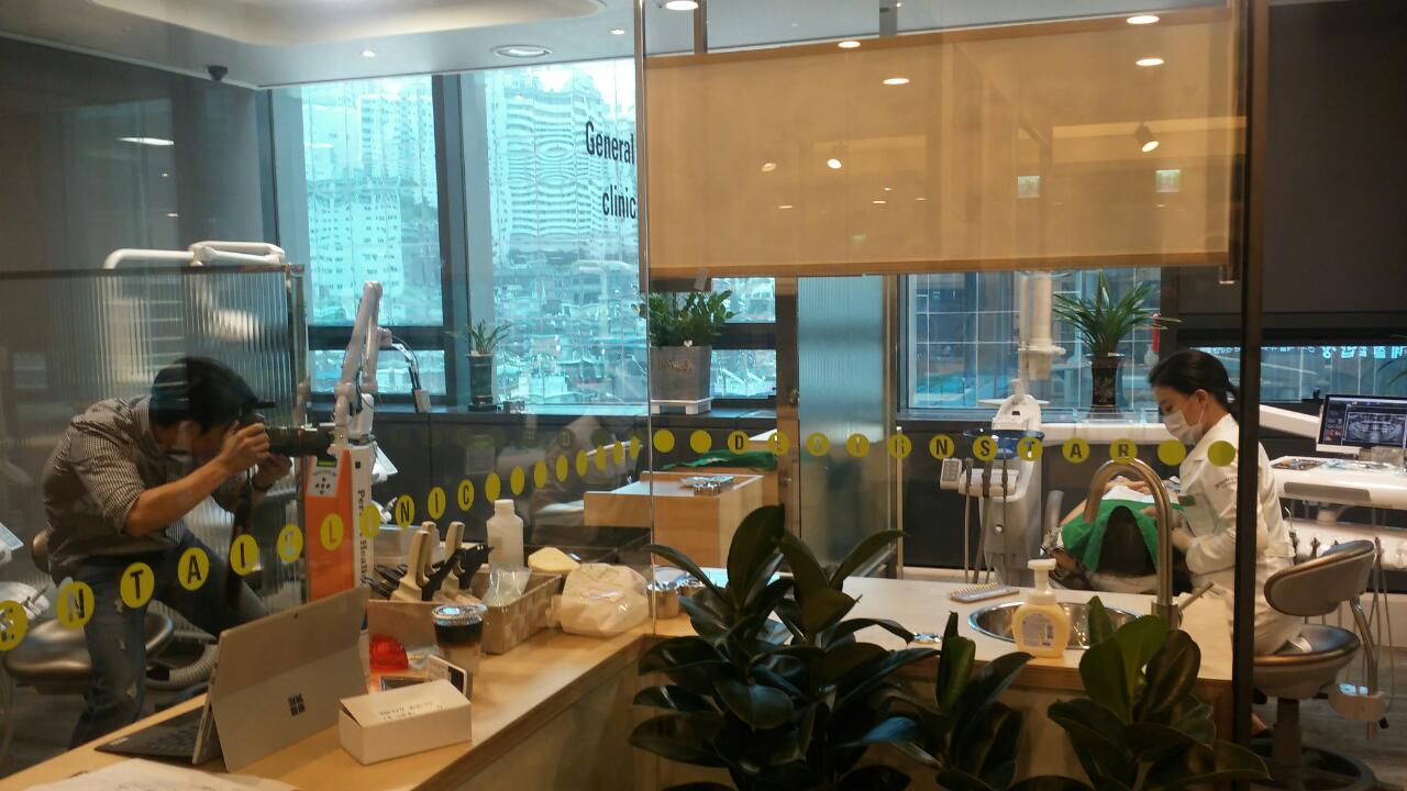 디자인스타치과 홈페이지 이미지용 사진 촬영 현장2