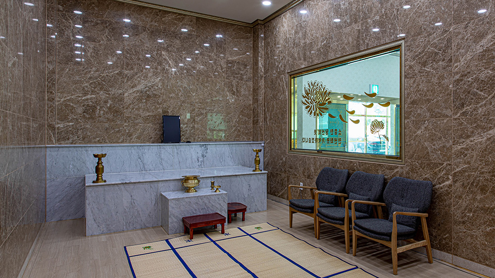 Funeral parlor 07