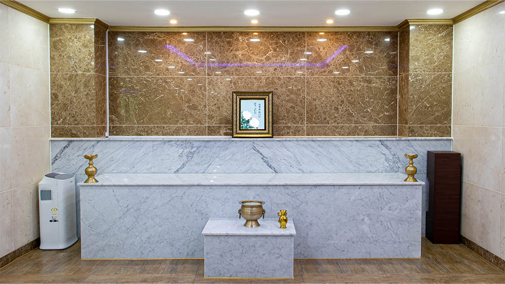Room 201, Funeral Parlor 1