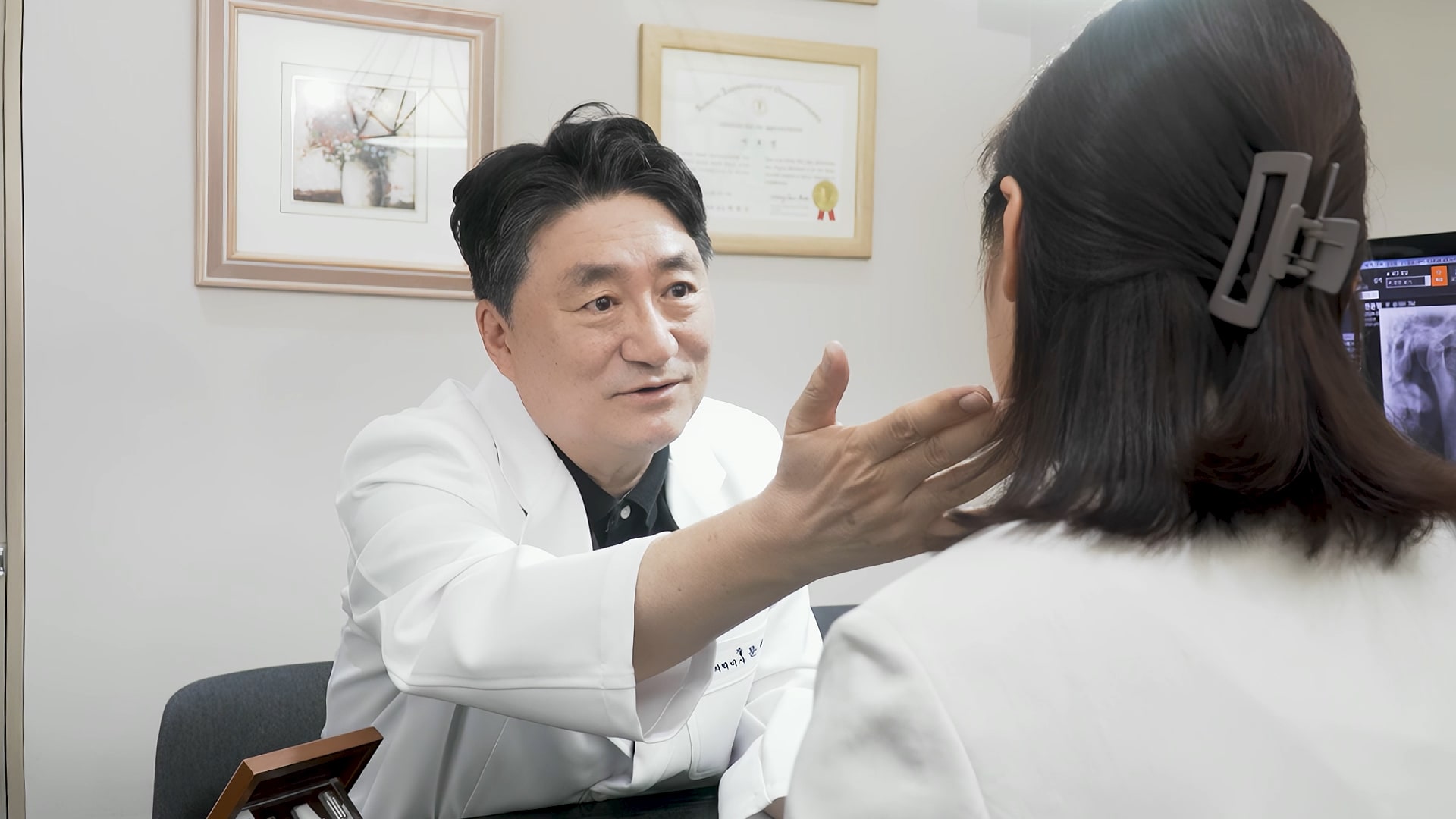 การผลิตวิดีโอสัมภาษณ์กับผู้อำนวยการมูน แจวูน จากคลินิกทันตกรรมมูน